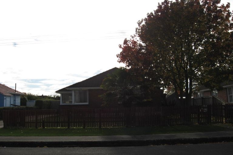 Photo of property in 180 Langdons Road, Northcote, Christchurch, 8052