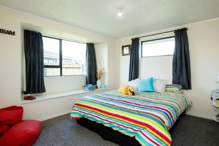 Photo of property in 96 Hillcrest Drive, Kelvin Grove, Palmerston North, 4414