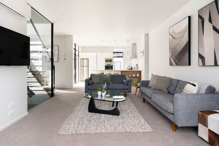 Photo of property in 2/22 Peterborough Street, Christchurch Central, Christchurch, 8013