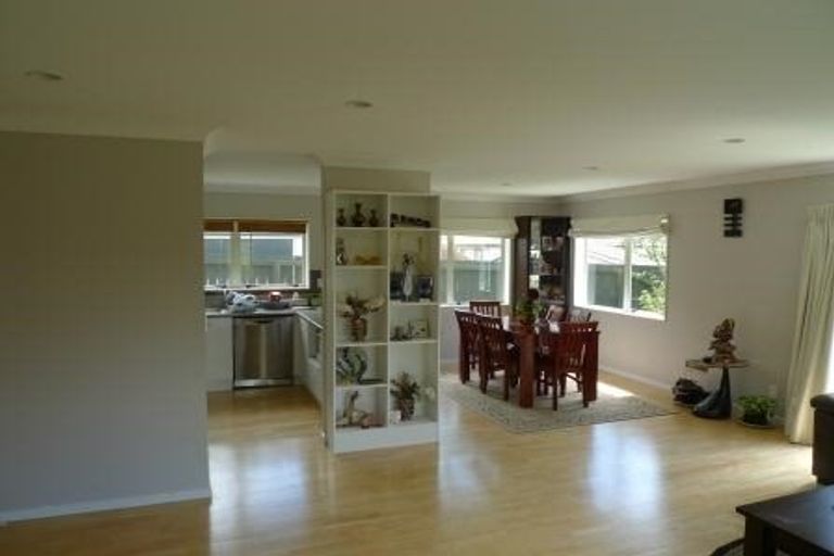 Photo of property in 41 Erlestoke Crescent, Churton Park, Wellington, 6037