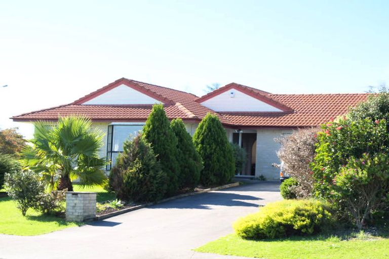 Photo of property in 2b Oakridge Way, Northpark, Auckland, 2013