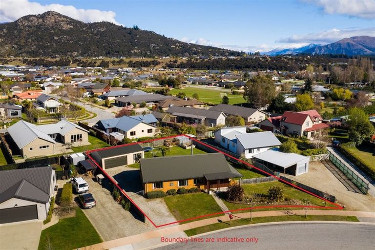 Photo of property in 24 Frye Crescent, Albert Town, Wanaka, 9305