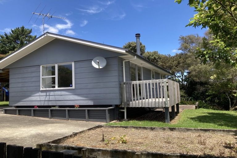 Photo of property in 21 West Harbour Drive, West Harbour, Auckland, 0618