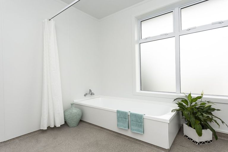 Photo of property in 101 Johnson Street, Milton, 9220