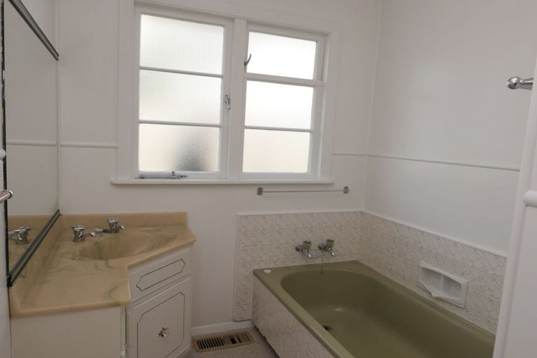 Photo of property in 95 Golf Road, Paraparaumu Beach, Paraparaumu, 5032