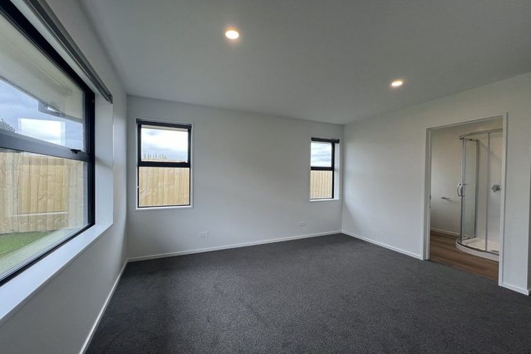 Photo of property in 25 Bill Hammond Drive, Belfast, 8051