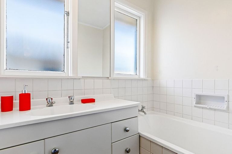 Photo of property in 2 Skye Place, Burnside, Christchurch, 8053