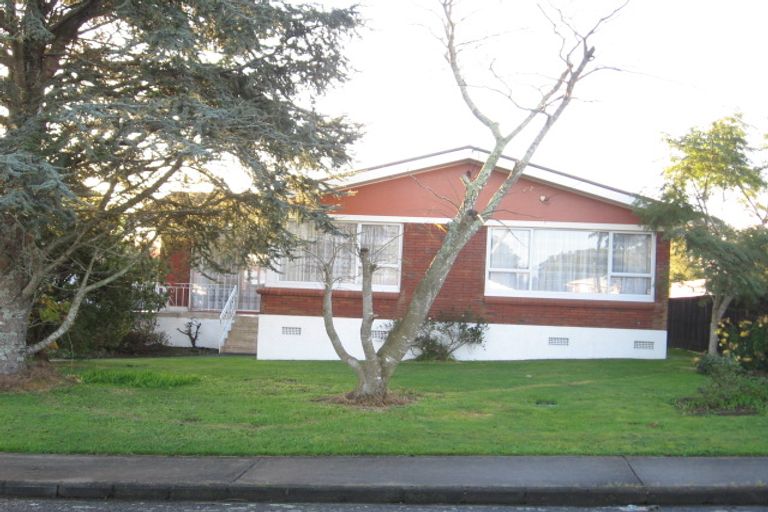 Photo of property in 10 Tomlinson Street, Hillpark, Auckland, 2102