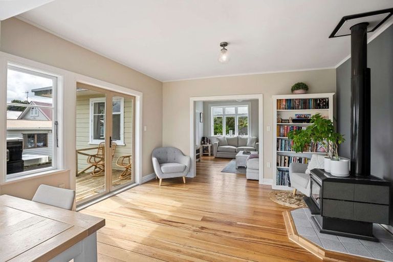 Photo of property in 83 Amohia Street, Paraparaumu, 5032