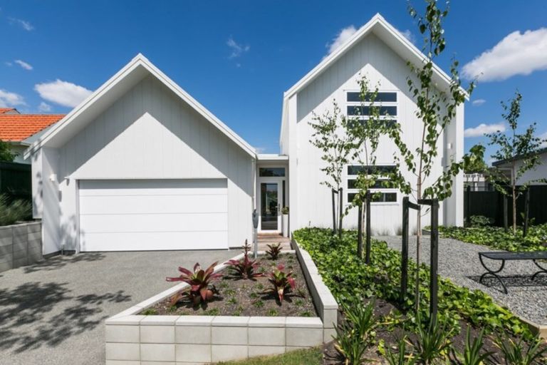 Photo of property in 36a Busby Hill, Havelock North, 4130