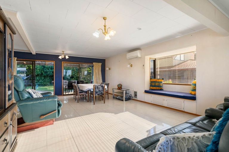 Photo of property in 115 Park Avenue, Whangamata, 3620