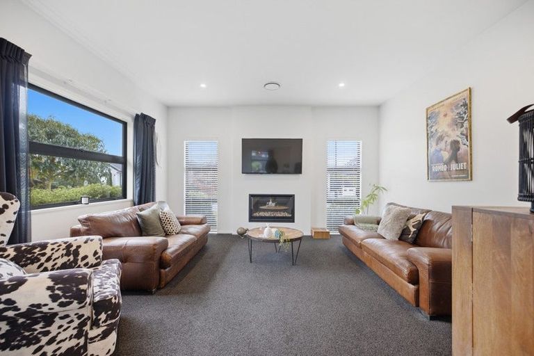 Photo of property in 28 Karere Avenue, Marshland, Christchurch, 8083