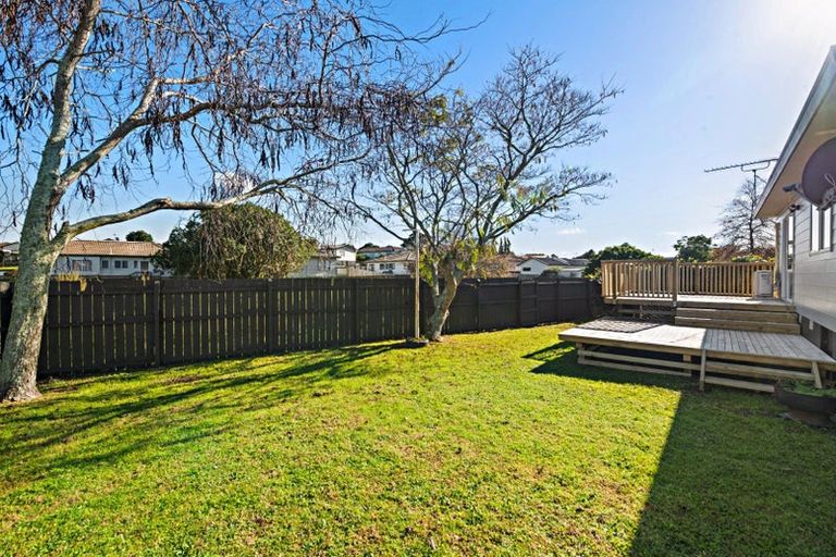 Photo of property in 1/5 Myna Place, Weymouth, Auckland, 2103