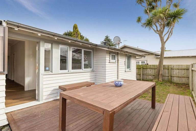 Photo of property in 41 Roy Street, Palmerston North, 4410