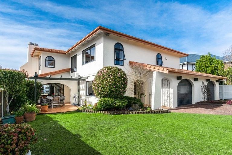 Photo of property in 30 Onetaunga Road, Chatswood, Auckland, 0626