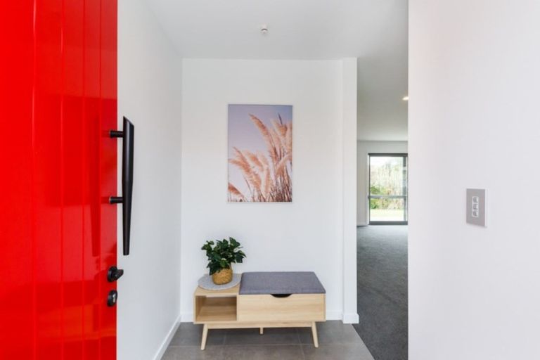 Photo of property in 25 Barry Curtis Place, Levin, 5510