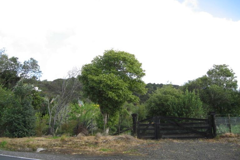 Photo of property in 29 Rauhuia Crescent, Parau, Auckland, 0604