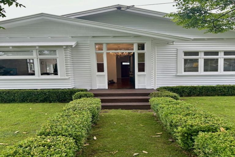 Photo of property in 13 Pukenui Street, Strandon, New Plymouth, 4312