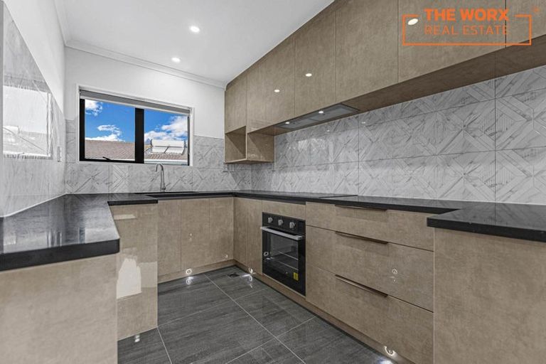 Photo of property in 25b Leaver Place, Weymouth, Auckland, 2103