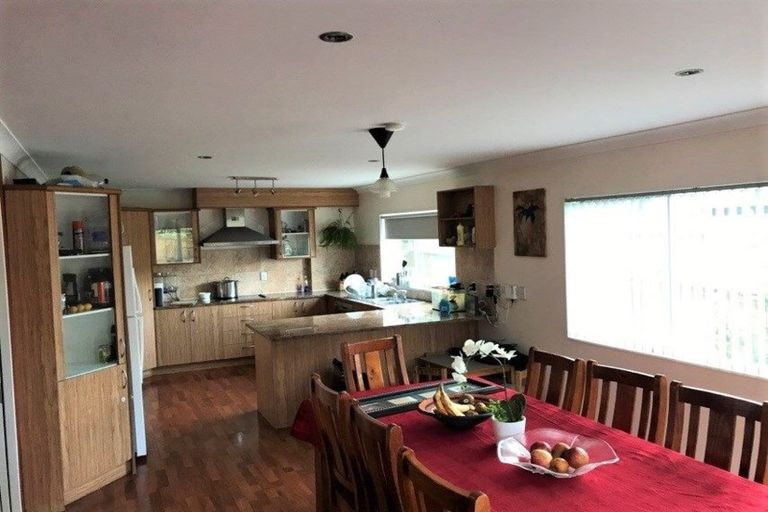 Photo of property in 68 Flanshaw Road, Te Atatu South, Auckland, 0610