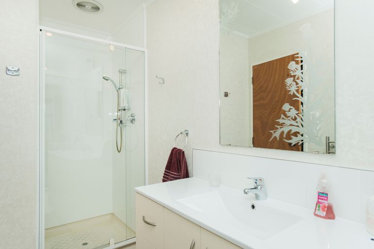 Photo of property in 60 Sunvale Crescent, Whataupoko, Gisborne, 4010