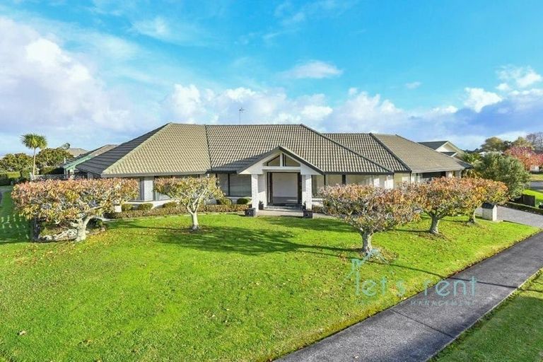 Photo of property in 2 Pat O'connor Place, Manurewa, Auckland, 2105