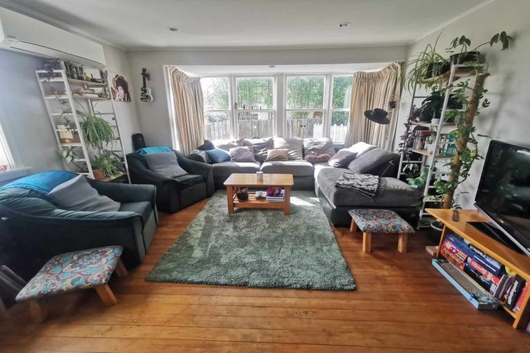 Photo of property in 18 Oakland Street, Northcote, Christchurch, 8052