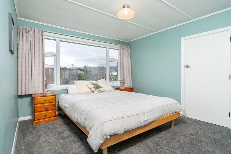 Photo of property in 54 Elwyn Crescent, Green Island, Dunedin, 9018