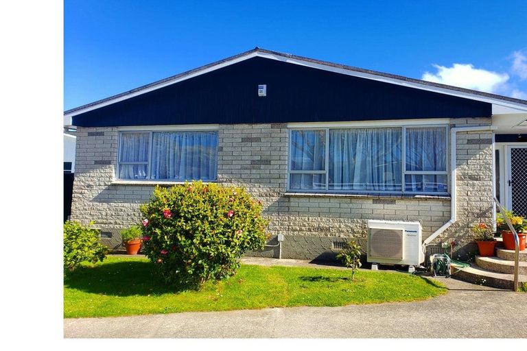 Photo of property in 5 Percy Cameron Street, Avalon, Lower Hutt, 5011
