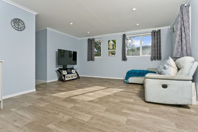 Photo of property in 62 Kia Ora Road, Beach Haven, Auckland, 0626