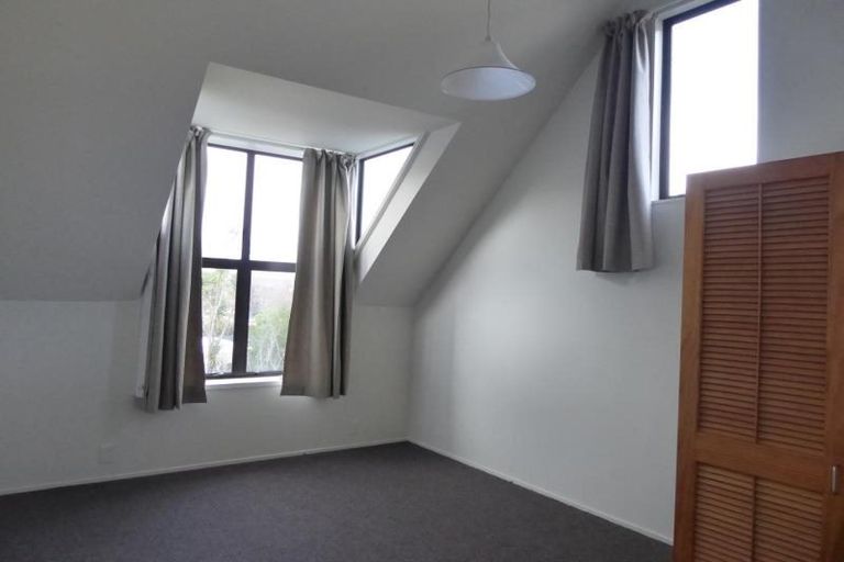 Photo of property in 2/80 Hobson Street, Thorndon, Wellington, 6011