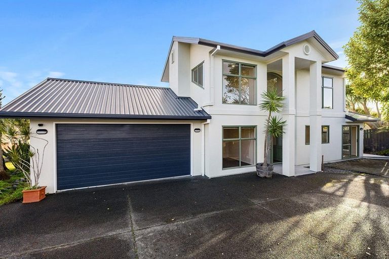 Photo of property in 6 Chadlington Avenue, Henderson, Auckland, 0612
