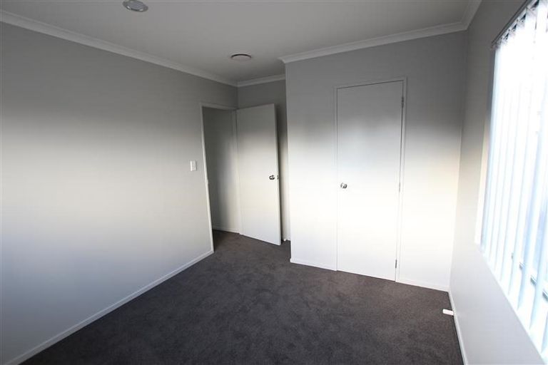 Photo of property in 2 Ettrick Lane, Papakura, 2110