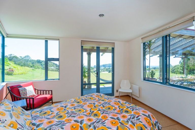 Photo of property in 92 Hahei Beach Road, Hahei, Whitianga, 3591