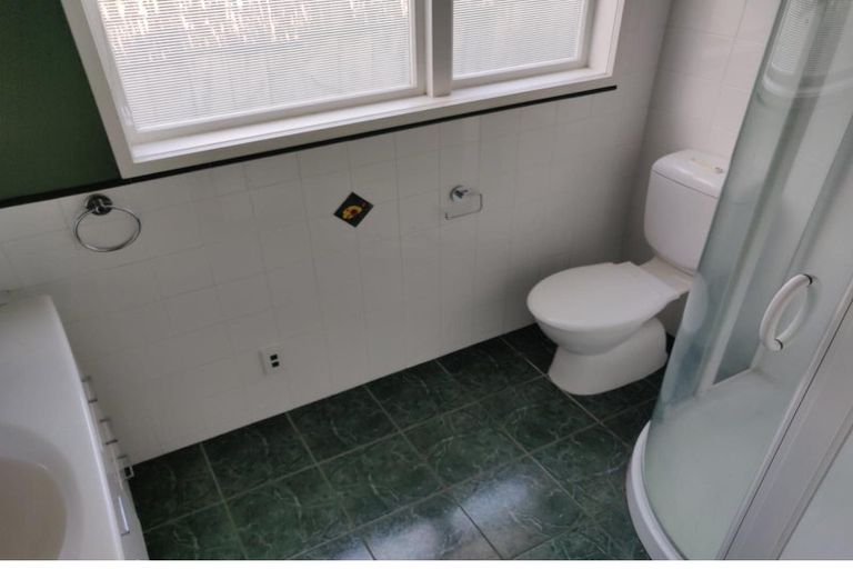 Photo of property in 9 Newcombe Crescent, Karori, Wellington, 6012