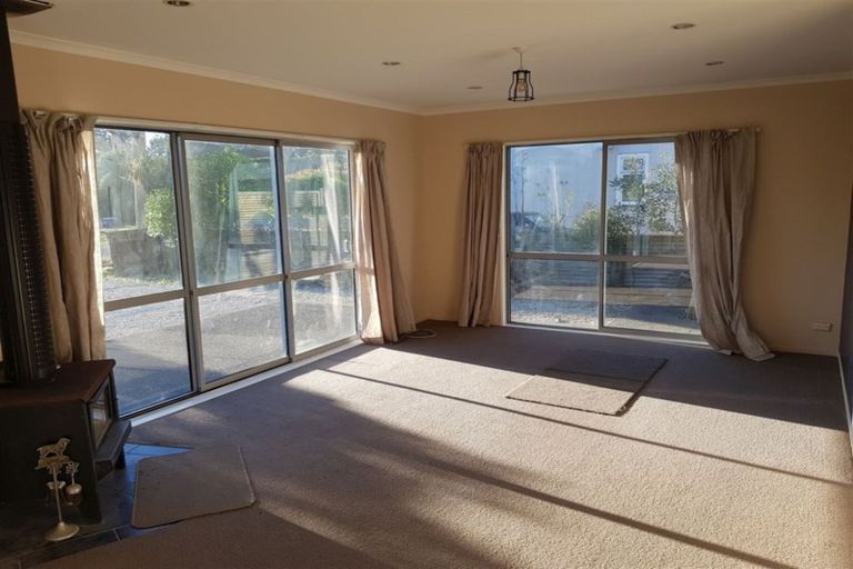 Photo of property in 3 South Crescent, Amberley, 7481