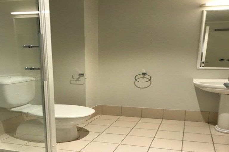 Photo of property in 10a/30 Westward Ho, Glen Eden, Auckland, 0602