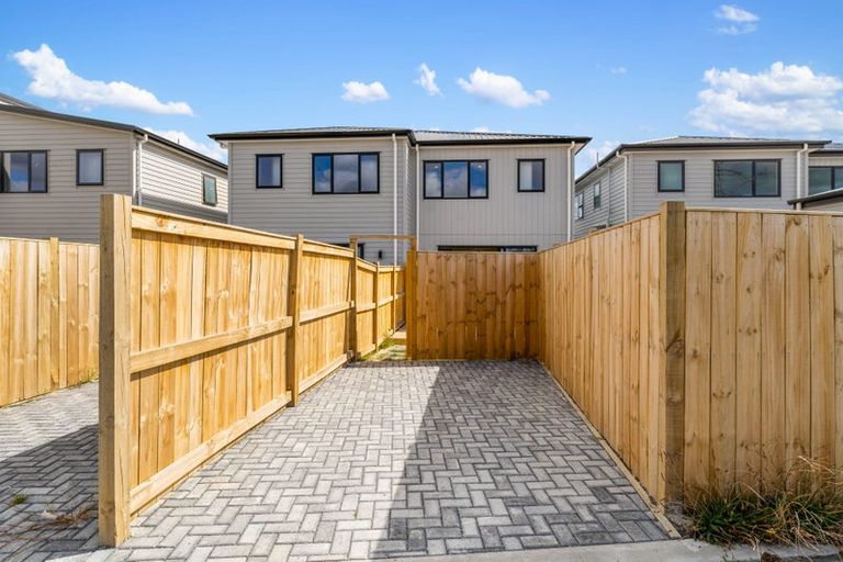 Photo of property in 12 Kapeta Lane, Karaka, 2113