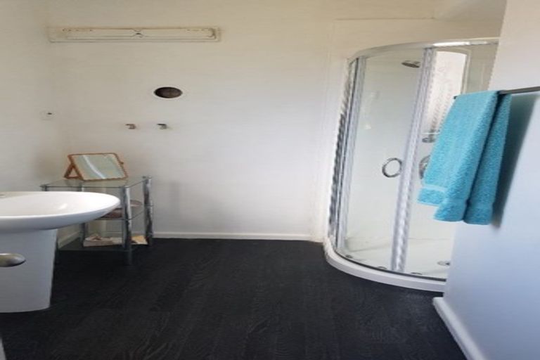 Photo of property in 100 Gibbons Street, Ebdentown, Upper Hutt, 5018