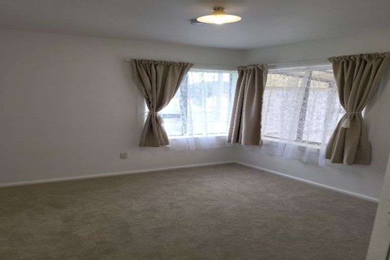 Photo of property in 33 Lyndhurst Crescent, Aranui, Christchurch, 8061