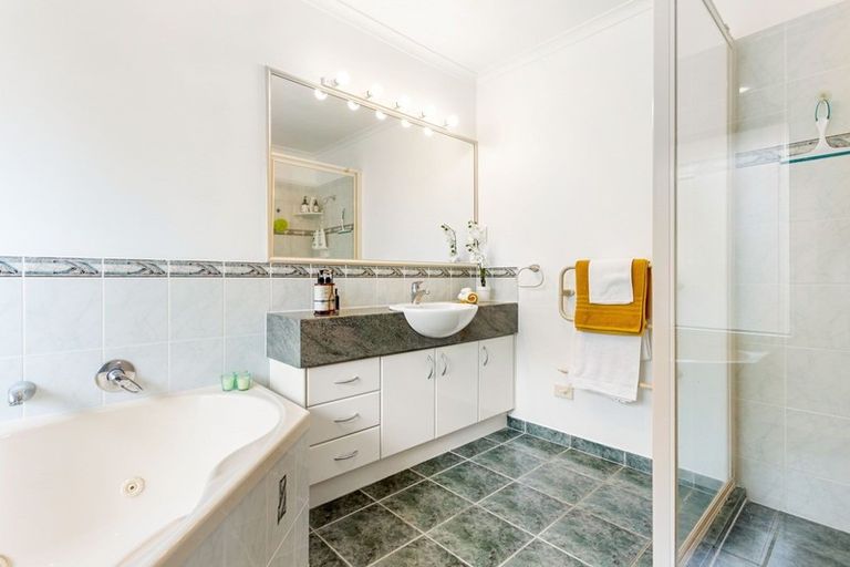 Photo of property in 10 Devana Court, Torbay, Auckland, 0630