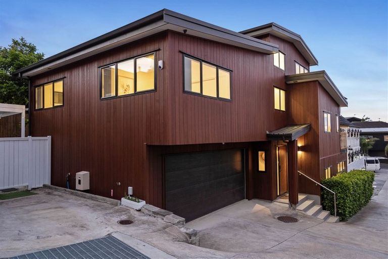 Photo of property in 73b East Coast Road, Castor Bay, Auckland, 0620