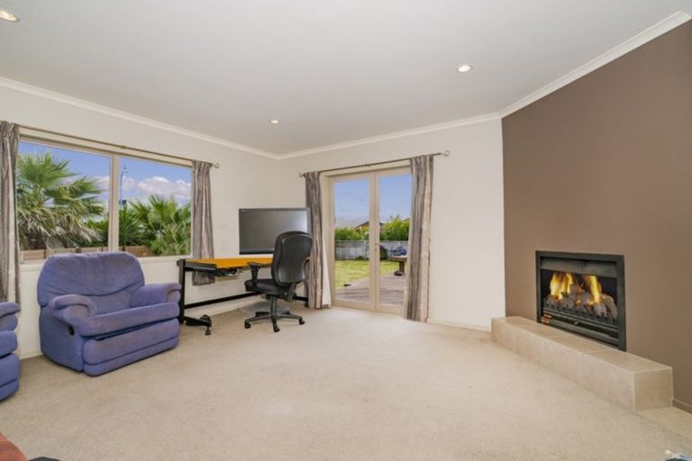 Photo of property in 9 Waitotara Way, Whitianga, 3510