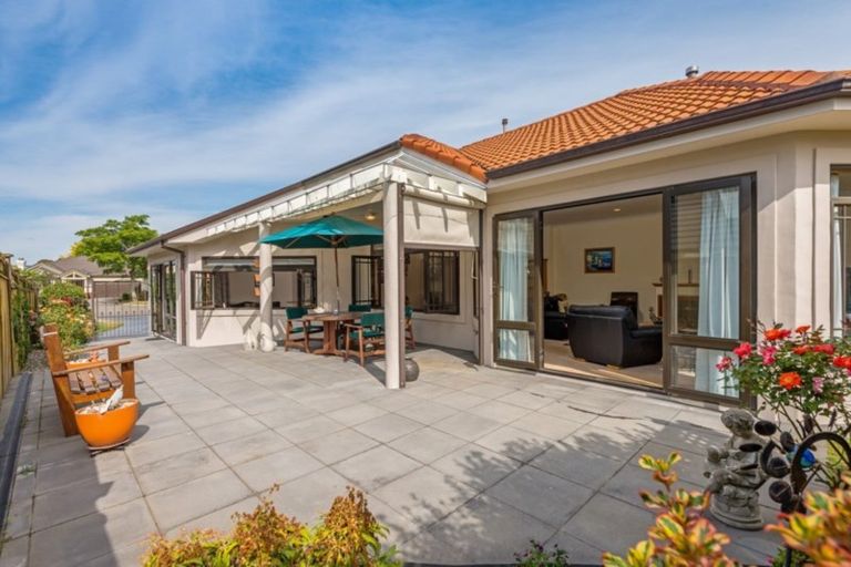 Photo of property in 2 Heritage Place, Terrace End, Palmerston North, 4410