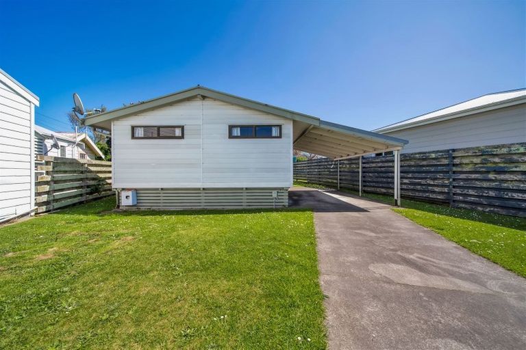 Photo of property in 33 Regent Street, Hawera, 4610