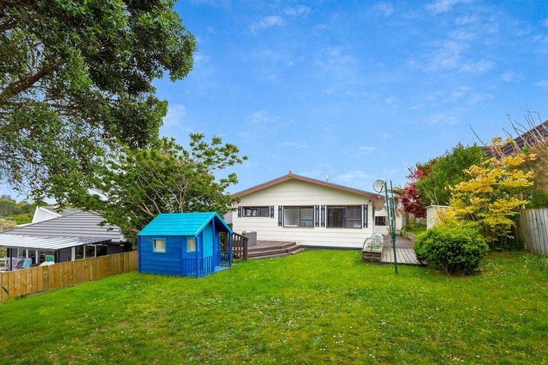 Photo of property in 116 Whangaparaoa Road, Red Beach, 0932
