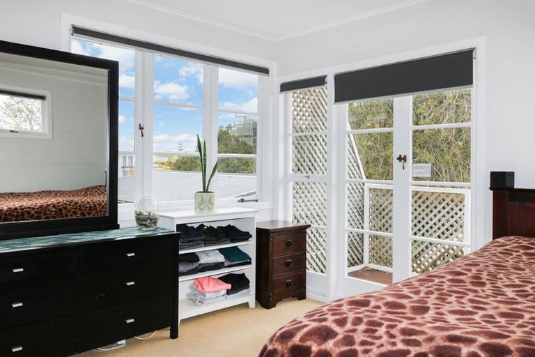 Photo of property in 1 Marewa Street, Te Atatu South, Auckland, 0610