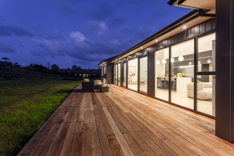 Photo of property in 1 Piwari Lane, Taupaki, 0782