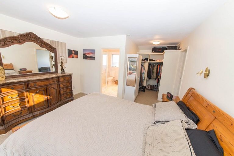 Photo of property in 114 Napier Road, Havelock North, 4130