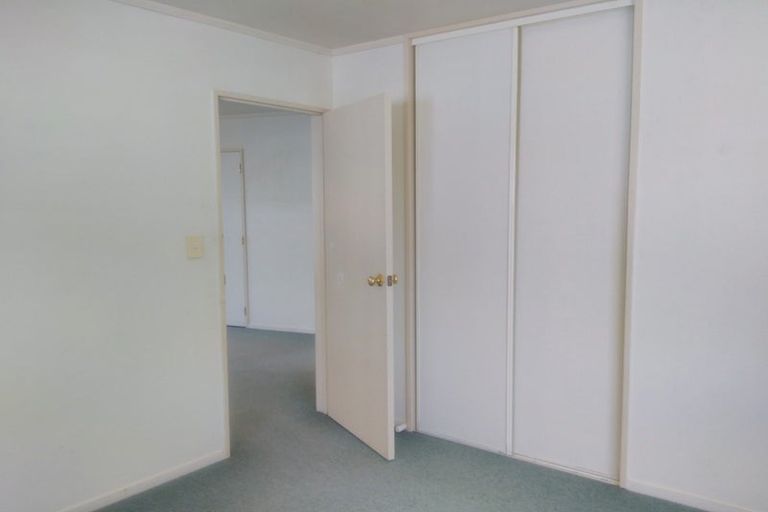 Photo of property in 10 Elvira Place, Ranui, Auckland, 0612